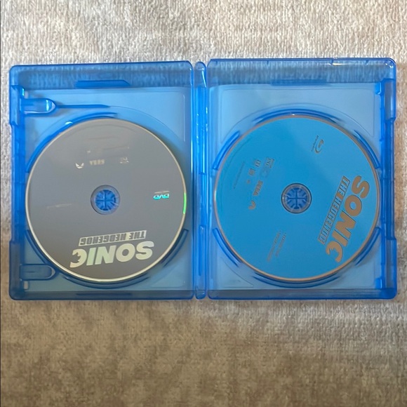 Sonic the Hedgehog Blu-ray + DVD + Digital - Picture 2 of 2